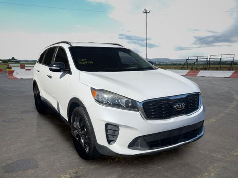 Used 2019 Kia Sorento S FWD image 2