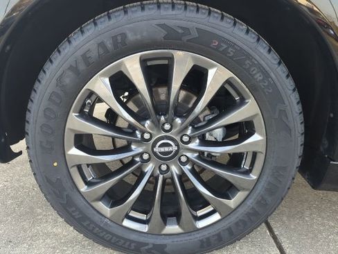 Used 2024 Nissan Armada Platinum w/ Captain's Chairs Package image 9