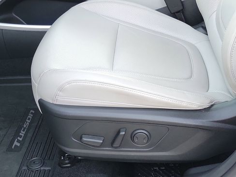 Certified 2023 Hyundai Tucson Limited image 17