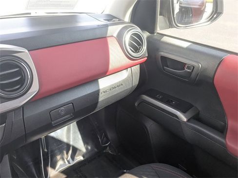 Used 2022 Toyota Tacoma SR5 image 17
