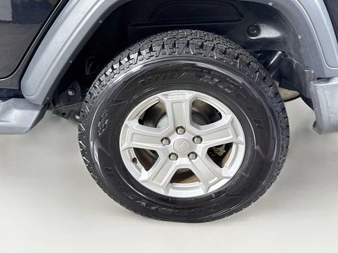 Used 2018 Jeep Wrangler Unlimited Sport S AWD/4WD image 30