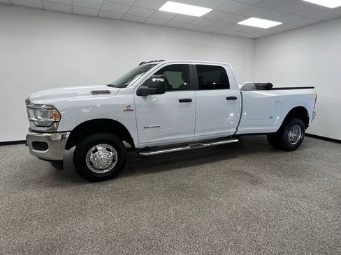 Used 2023 RAM 3500 Big Horn w/ Level 1 Equipment Group image 20