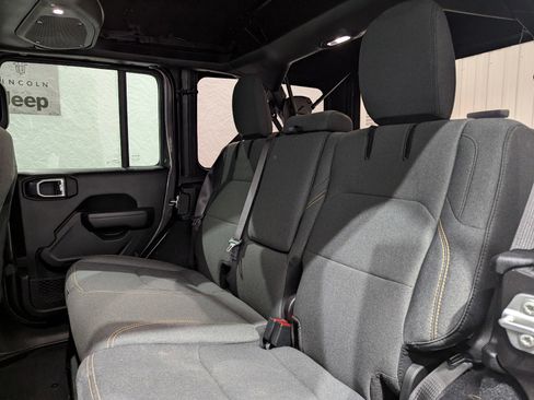 Used 2024 Jeep Wrangler Sport S image 10