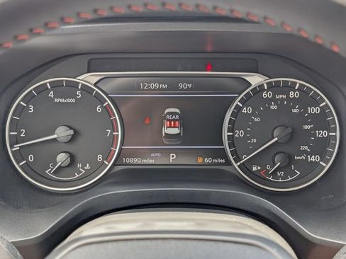 Used 2025 Nissan Rogue SV AWD/4WD image 18