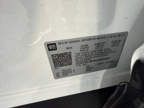 Used 2024 Chevrolet Equinox EV LT FWD image 23