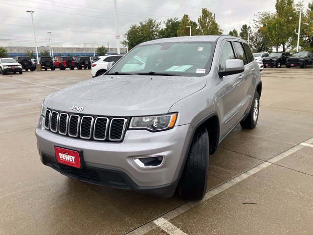 Used 2019 Jeep Grand Cherokee Laredo AWD/4WD image 3