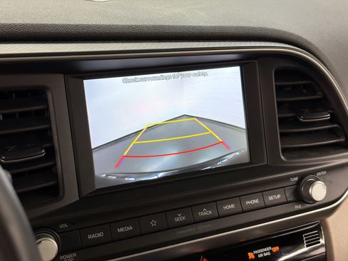 Used 2020 Hyundai Elantra Value Edition FWD image 25