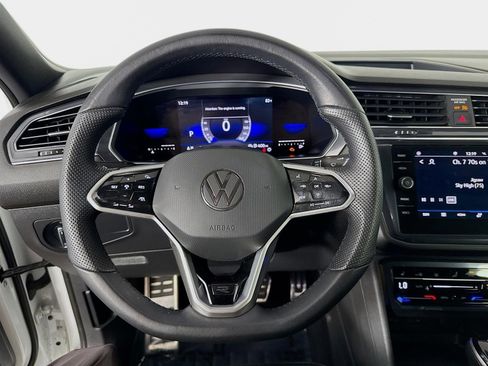 Used 2022 Volkswagen Tiguan SE R-Line image 13