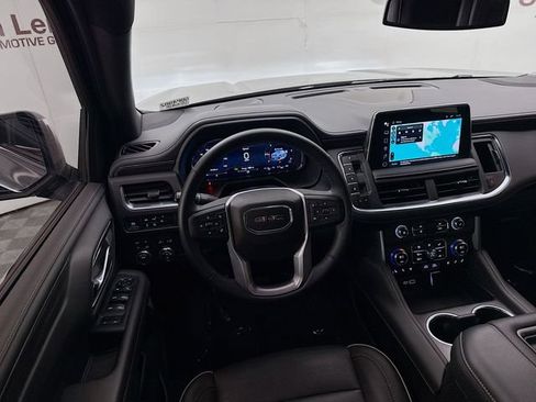 Used 2024 GMC Yukon XL SLT w/ SLT Luxury Package image 25