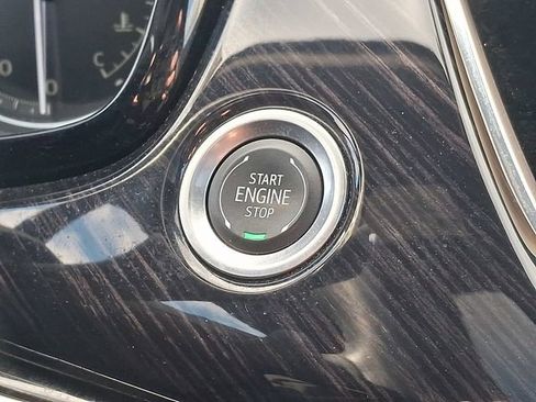 Certified 2025 Cadillac XT6 Premium Luxury image 27