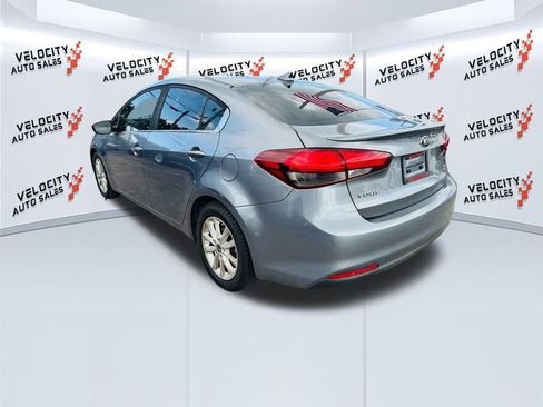 Used 2017 Kia Forte S w/ S Technology Package image 5