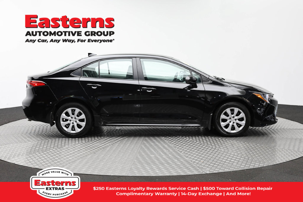 Used 2026 Toyota Corolla LE FWD image 5