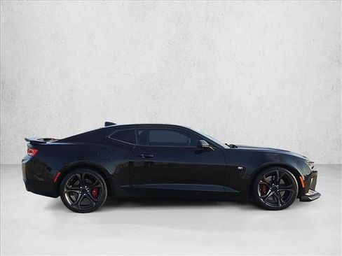 Certified 2018 Chevrolet Camaro SS RWD image 4