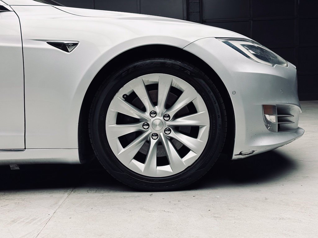 Used 2018 Tesla Model S 100D AWD/4WD image 39