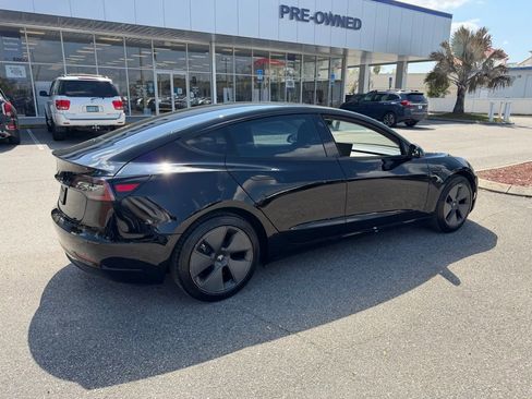 Used 2021 Tesla Model 3 Standard Range Plus image 3