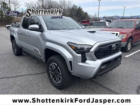 Used 2024 Toyota Tacoma TRD Sport w/ TRD Sport Upgrade Package image 1