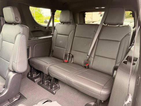 Used 2024 Chevrolet Suburban Z71 w/ Off-Road Capability Package AWD/4WD image 30