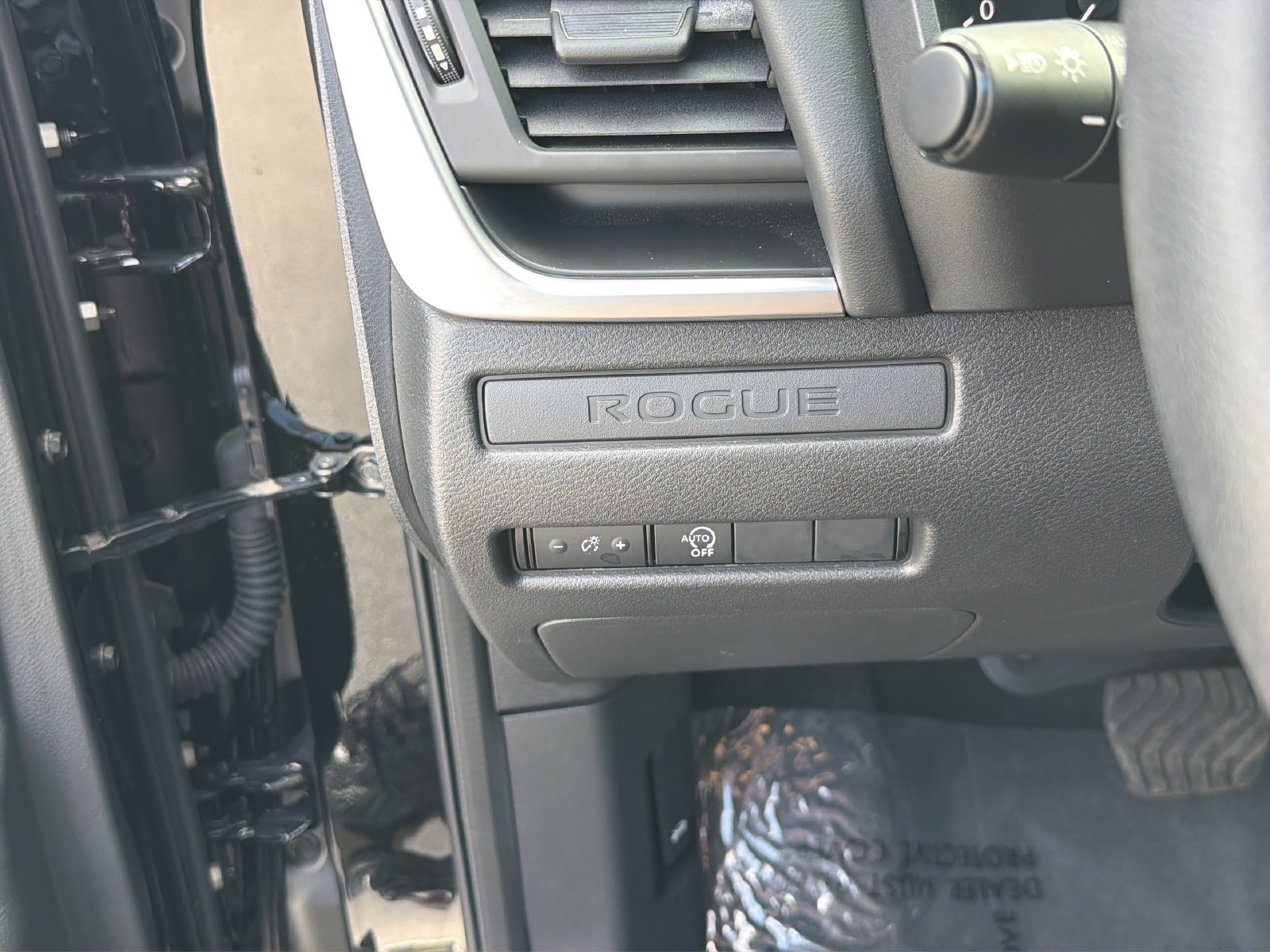 Certified 2025 Nissan Rogue S FWD image 20