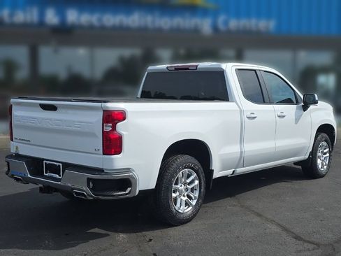 Used 2022 Chevrolet Silverado 1500 LT AWD/4WD image 8