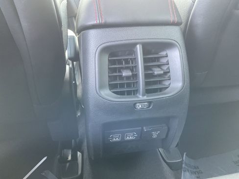 Used 2022 Jeep Cherokee Trailhawk w/ Sound & Nav Group AWD/4WD image 27