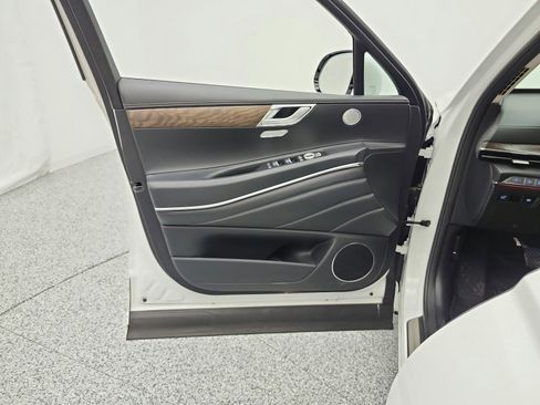 Used 2025 Genesis GV80 2.5T Select image 15
