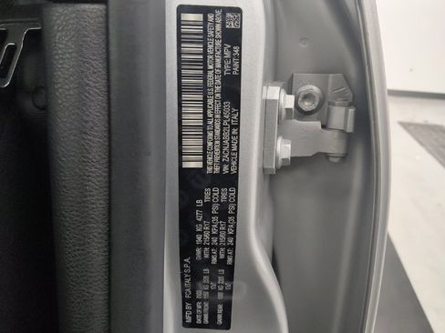 Used 2020 Jeep Renegade Latitude FWD image 33
