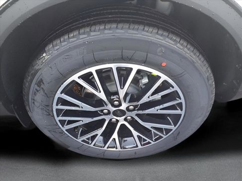 Used 2025 Ford Escape PHEV image 8