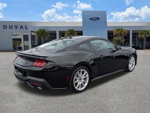 Used 2024 Ford Mustang GT Premium image 4