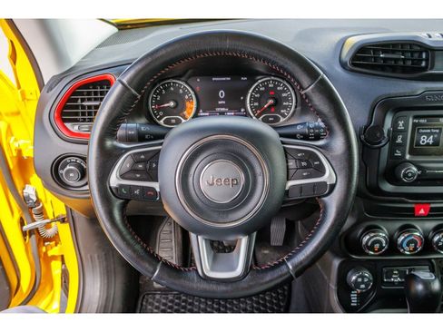 Used 2016 Jeep Renegade Trailhawk AWD/4WD image 21
