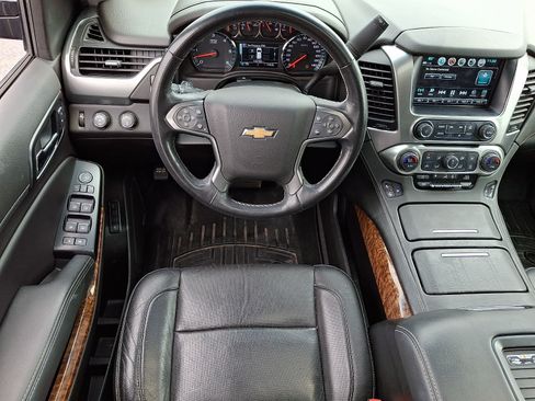 Used 2019 Chevrolet Suburban Premier AWD/4WD image 13