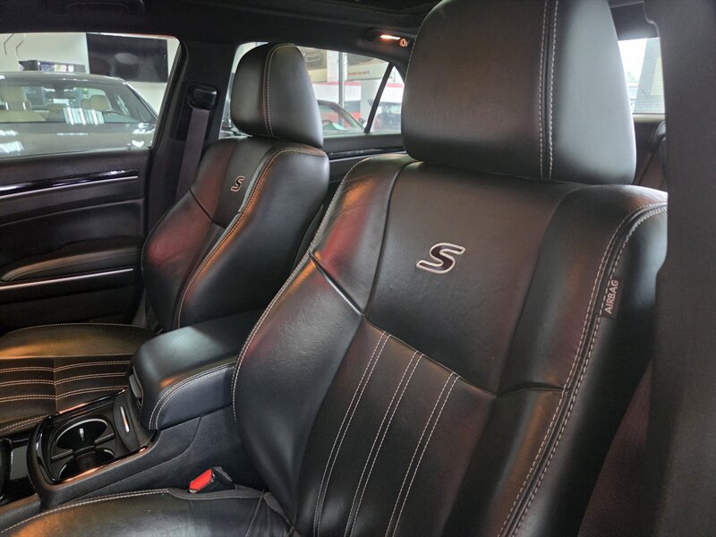 Used 2023 Chrysler 300 S RWD image 13