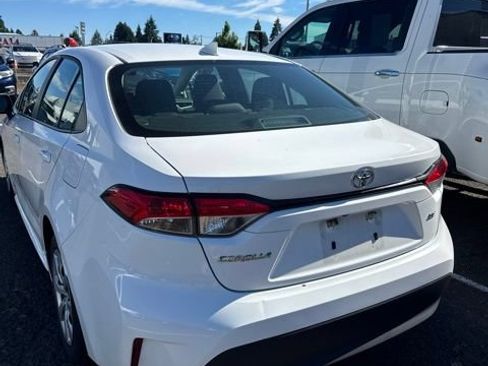 Certified 2023 Toyota Corolla LE FWD image 3
