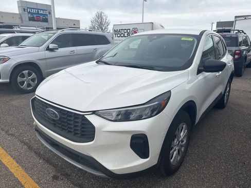 Used 2023 Ford Escape Active image 2