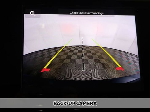 Used 2023 Jeep Grand Cherokee Laredo AWD/4WD image 6