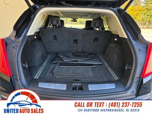 Used 2017 Cadillac XT5 Luxury w/ Driver Awareness Package image 11
