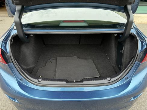 Used 2017 MAZDA MAZDA3 Sport w/ Preferred Equipment Package image 24