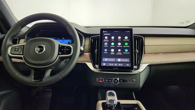 New 2026 Volvo XC90 T8 Plus w/ Protection Package Premier AWD/4WD image 25