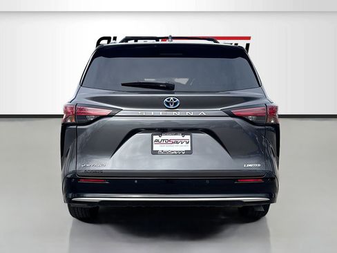 Used 2025 Toyota Sienna Limited AWD/4WD image 6