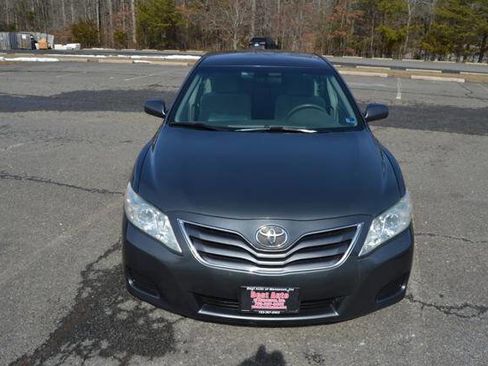 Used 2011 Toyota Camry LE image 9