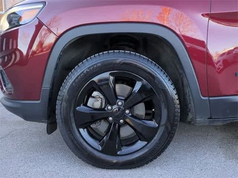 Used 2020 Jeep Cherokee Latitude Plus image 14