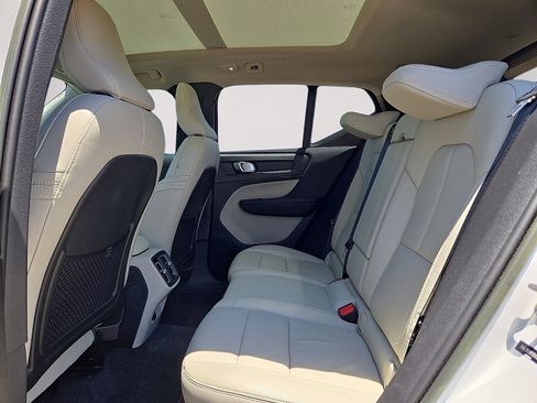 Used 2023 Volvo XC40 B5 Plus AWD/4WD image 15