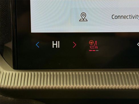 Used 2025 Ford Explorer Platinum image 21