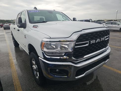 Used 2024 RAM 3500 Big Horn AWD/4WD image 3