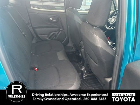 Used 2020 Jeep Renegade Altitude image 3