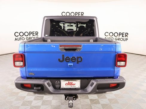 Used 2022 Jeep Gladiator Sport image 20
