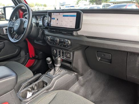 Used 2025 Jeep Wrangler Sport AWD/4WD image 19