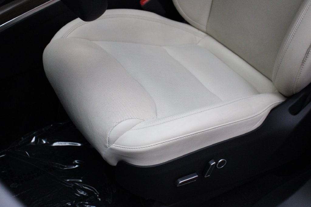 Used 2023 Tesla Model X AWD/4WD image 29
