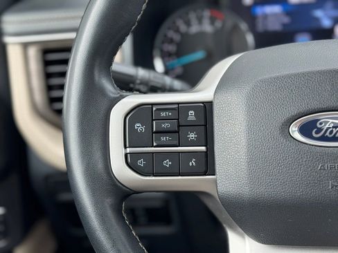 Used 2024 Ford Expedition Max Limited image 11