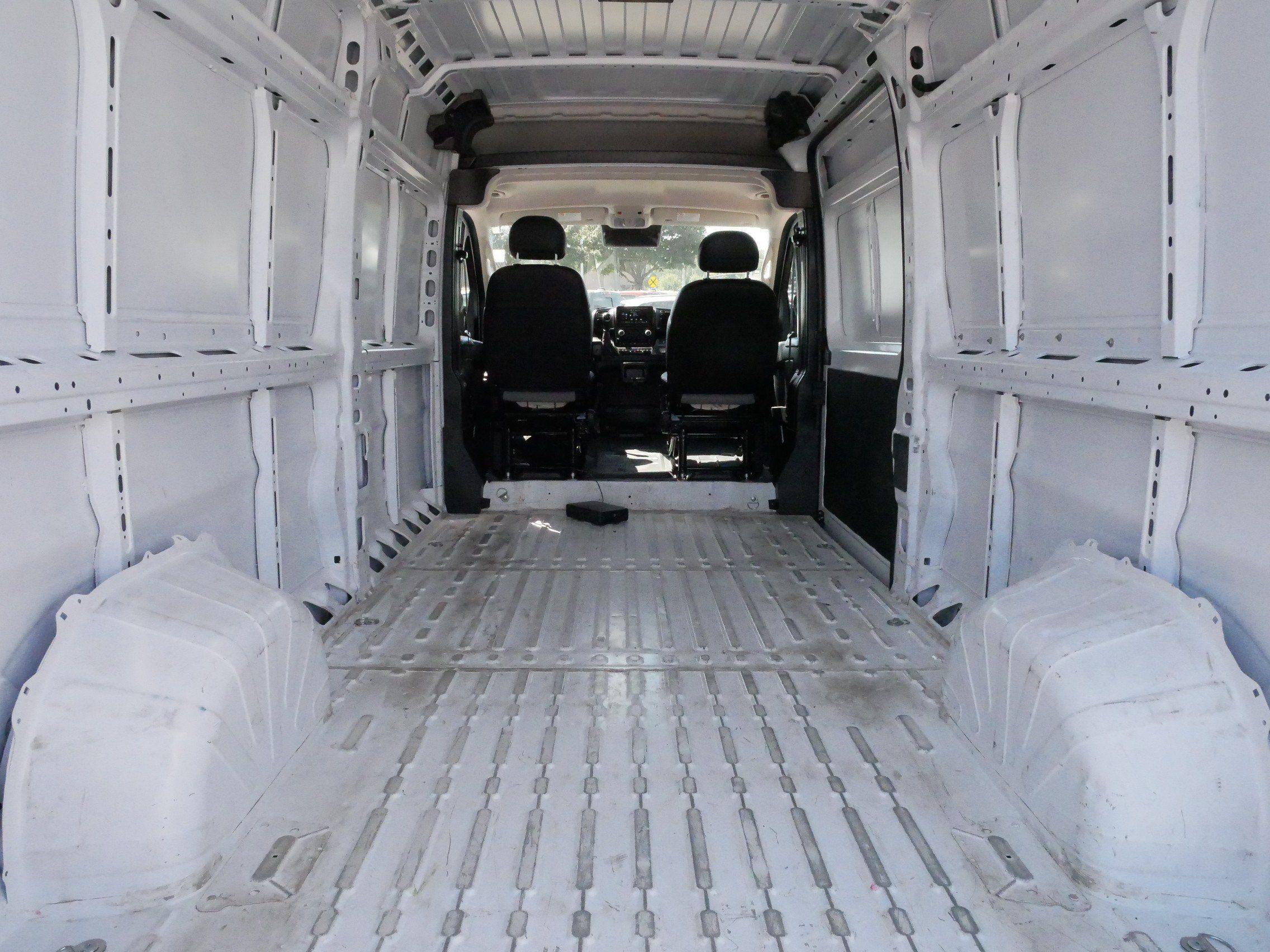 Used 2026 RAM ProMaster 2500 w/ Convenience Group FWD image 18
