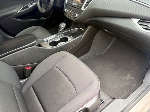 Used 2023 Chevrolet Malibu LT FWD image 26